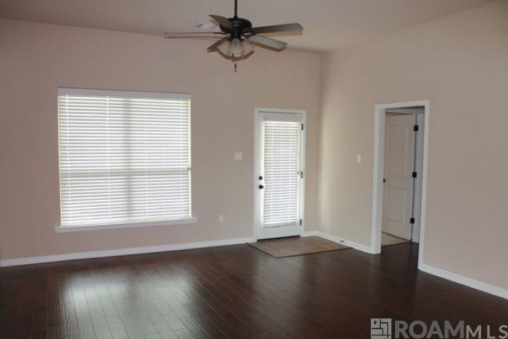 37237 Market Place Dr - Photo 7 of 19