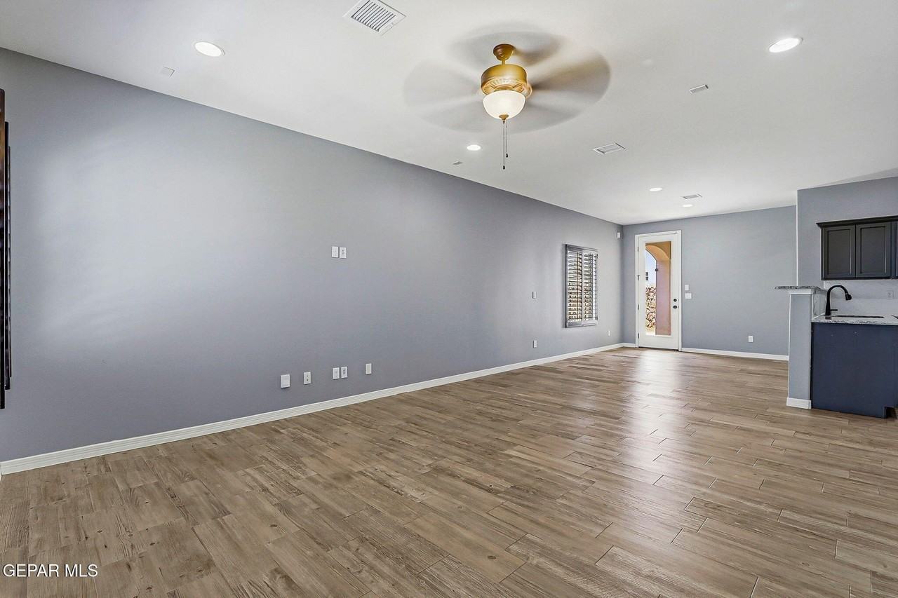 2120 Honour Point Pl - Photo 4 of 29