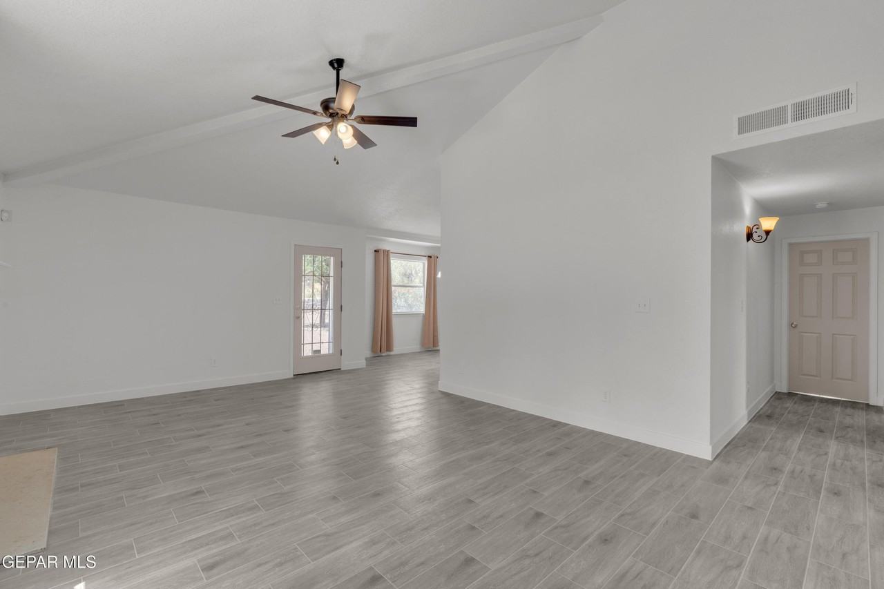 6541 Dakota Ridge Dr - Photo 5 of 33
