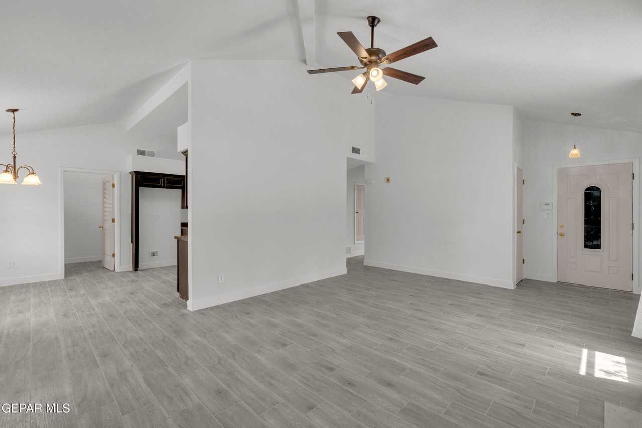 6541 Dakota Ridge Dr - Photo 6 of 33