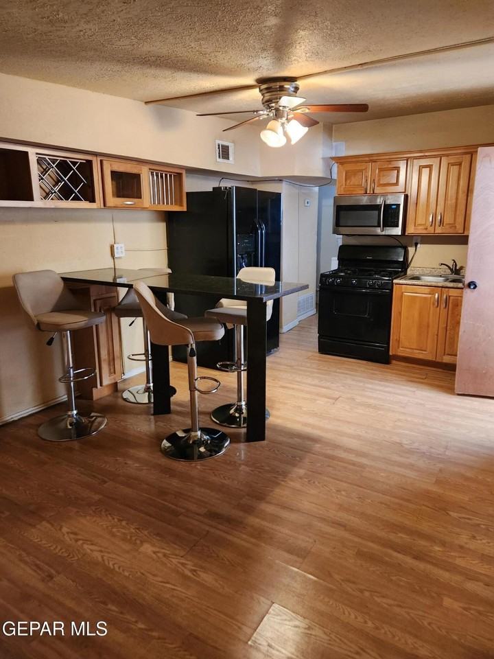 3031 Louisville Ave #B - Photo 5 of 6