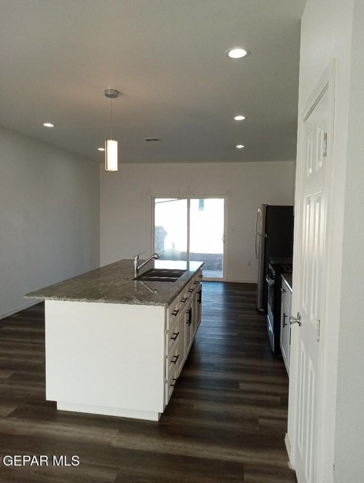 718 Cobre St #2 - Photo 3 of 31