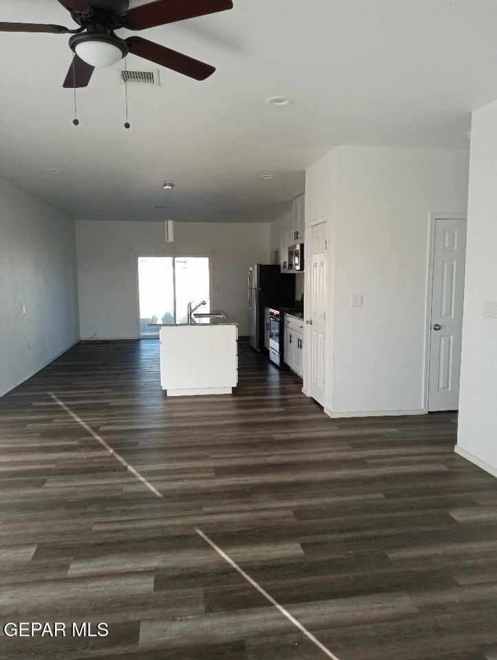 718 Cobre St #2 - Photo 4 of 31