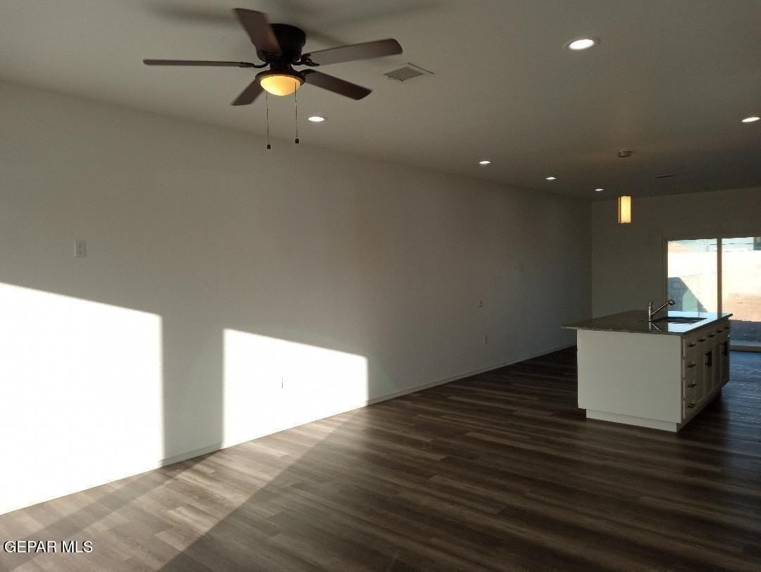 718 Cobre St #2 - Photo 5 of 31