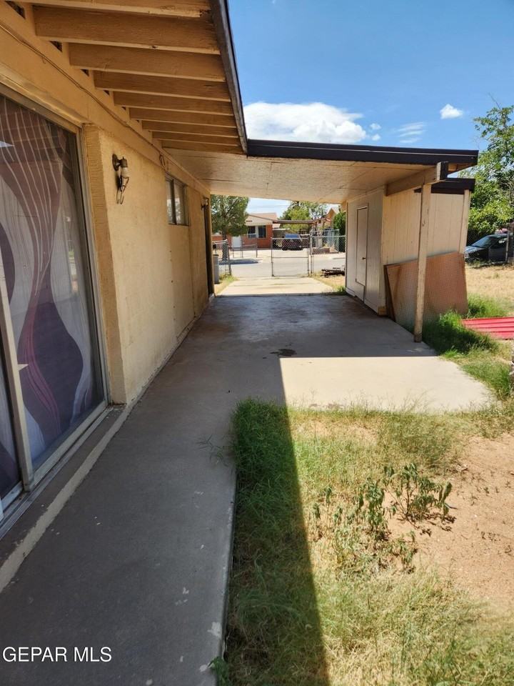 10331 Blythe Dr - Photo 3 of 11