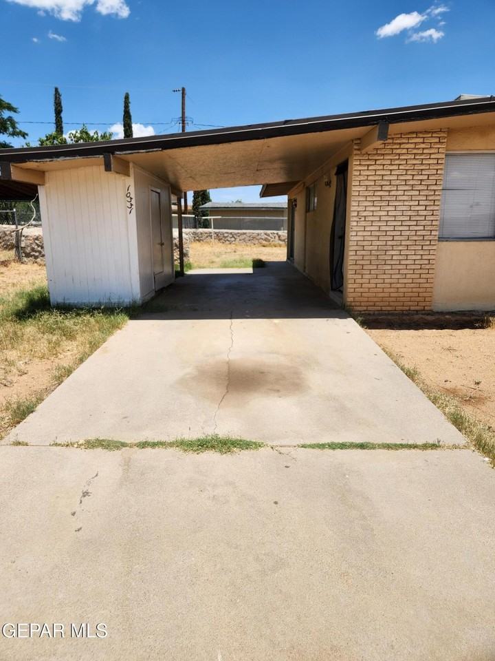 10331 Blythe Dr - Photo 4 of 11