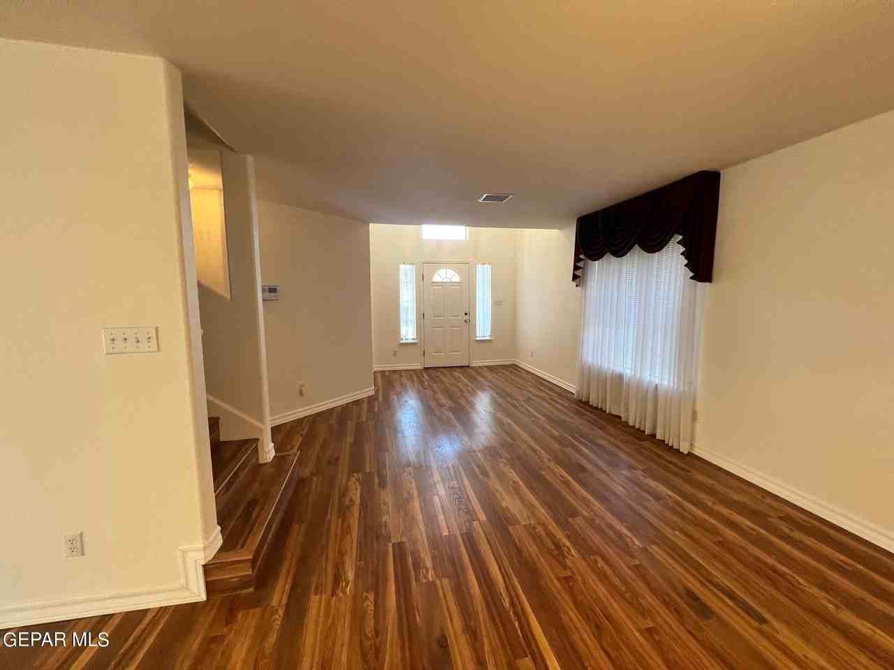 7105 Tierra Roja St - Photo 6 of 41