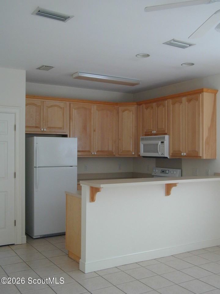 413 Atlantic Dr - Photo 3 of 22