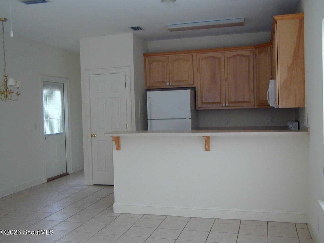 413 Atlantic Dr - Photo 5 of 22