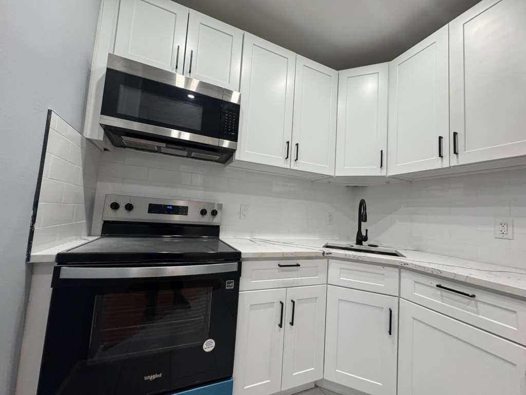 280 Winthrop Avenue - Photo 3 of 11