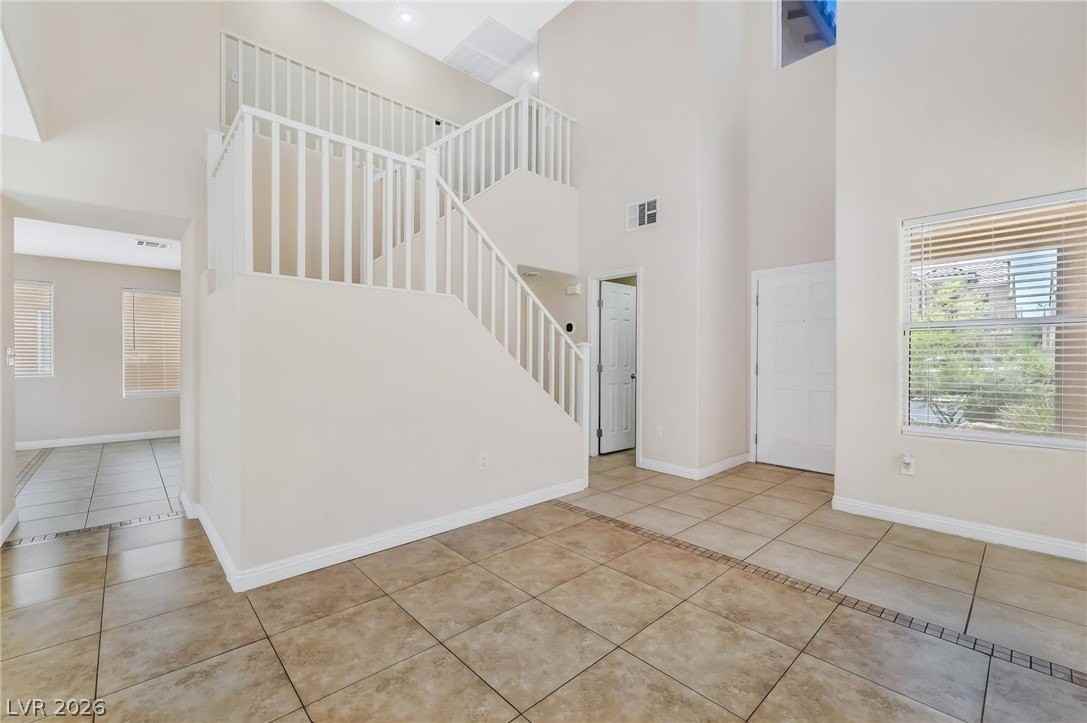 5078 Tioga Pass Ave - Photo 4 of 23