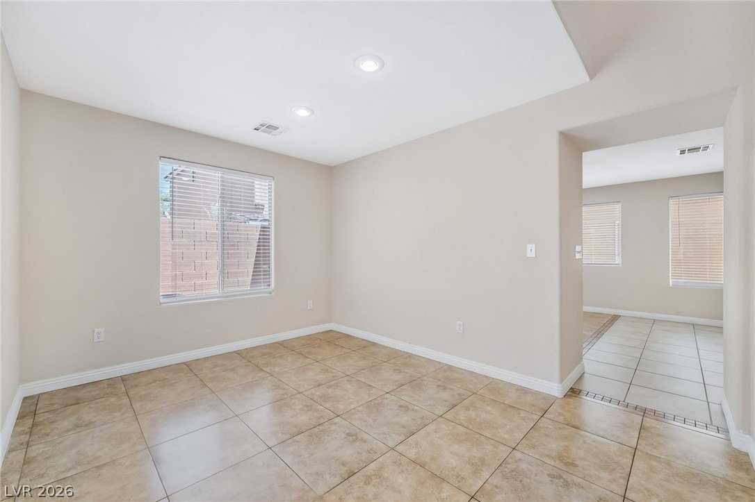 5078 Tioga Pass Ave - Photo 5 of 23