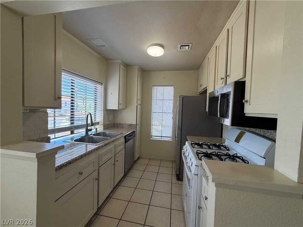 4848 Nara Vista Way #201 - Photo 5 of 18