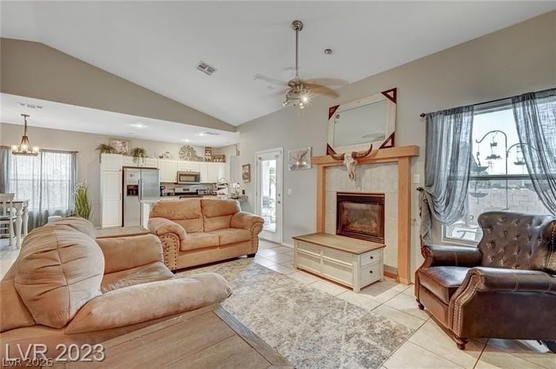 987 Cutter St - Photo 4 of 17