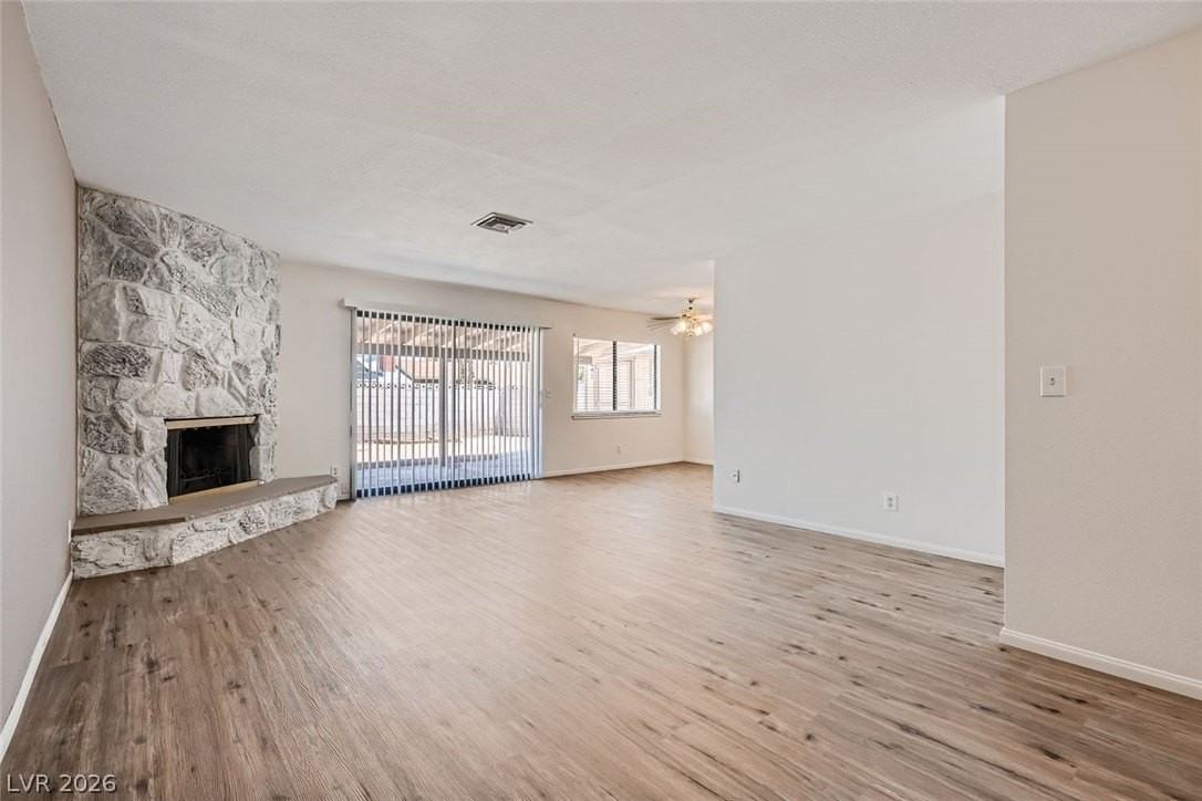 2422 La Luna Dr - Photo 4 of 11