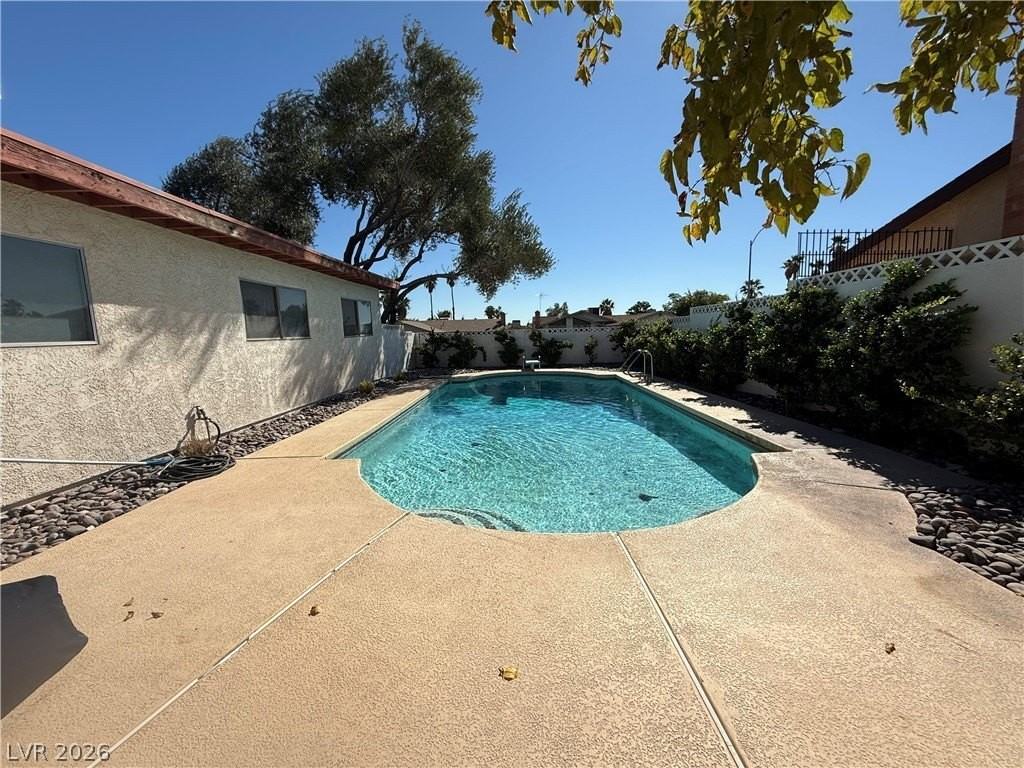 3611 Rosewood St - Photo 7 of 31