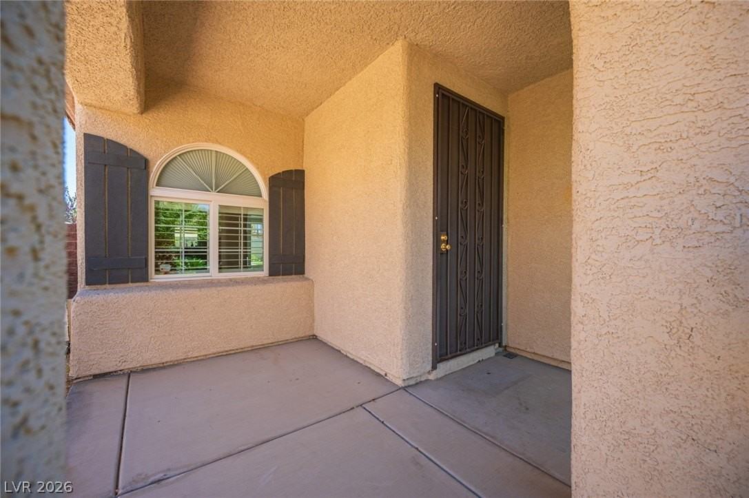 11225 Vintners Ln - Photo 4 of 49