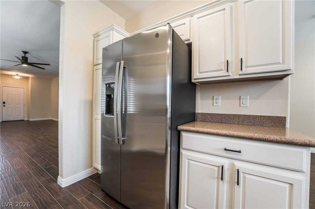 3230 Orange Sun St - Photo 6 of 22