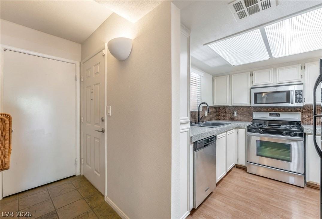 1901 Rio Canyon Ct #102 - Photo 4 of 23