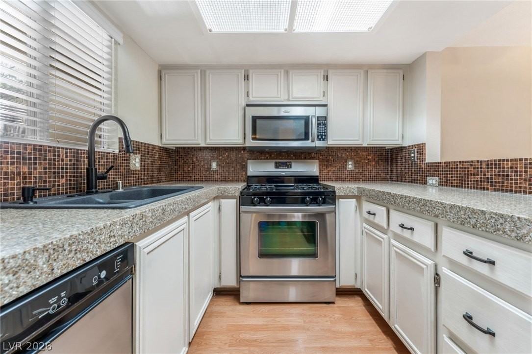 1901 Rio Canyon Ct #102 - Photo 5 of 23