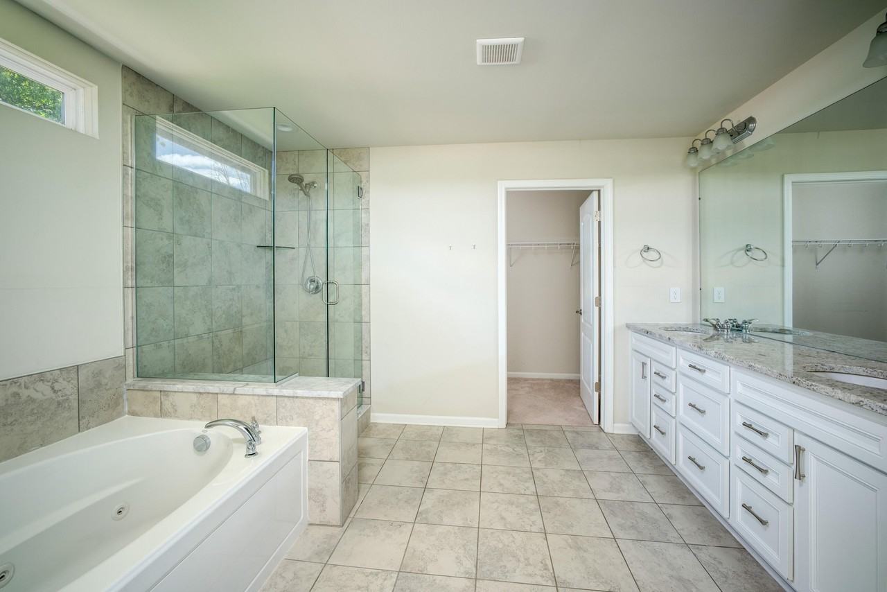 2825 Dillon Dr - Photo 7 of 36
