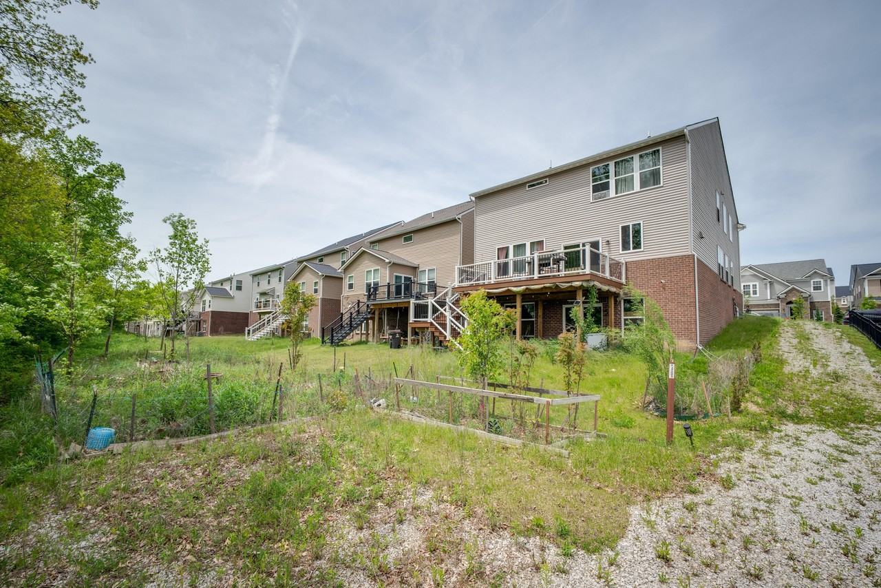 2825 Dillon Dr - Photo 3 of 36