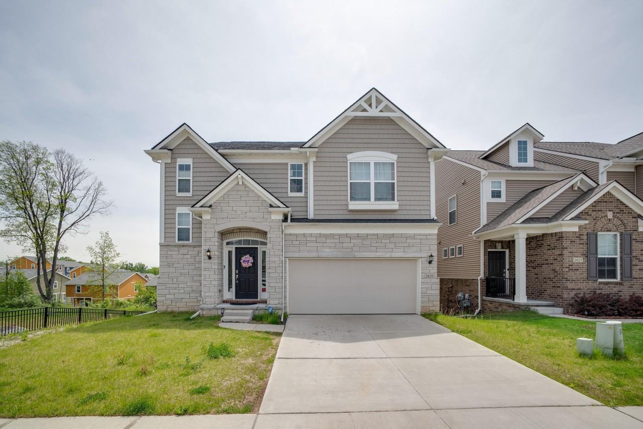 2825 Dillon Dr - Photo 2 of 36