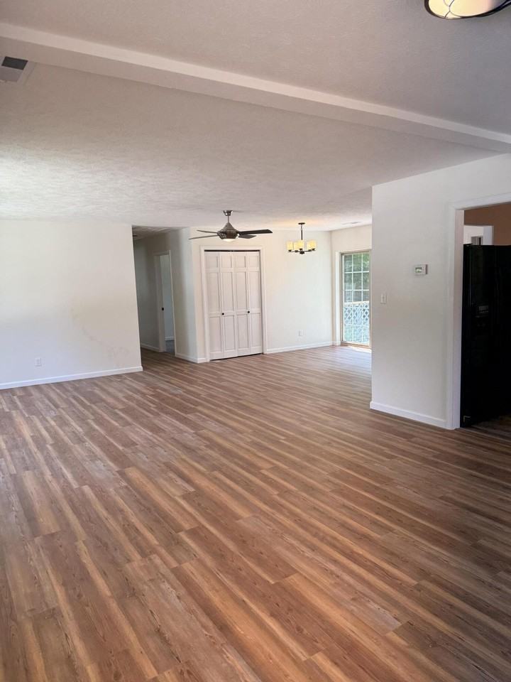 410 W Benton St - Photo 2 of 19