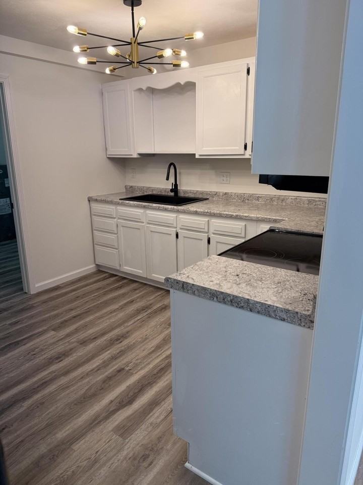 410 W Benton St - Photo 6 of 19