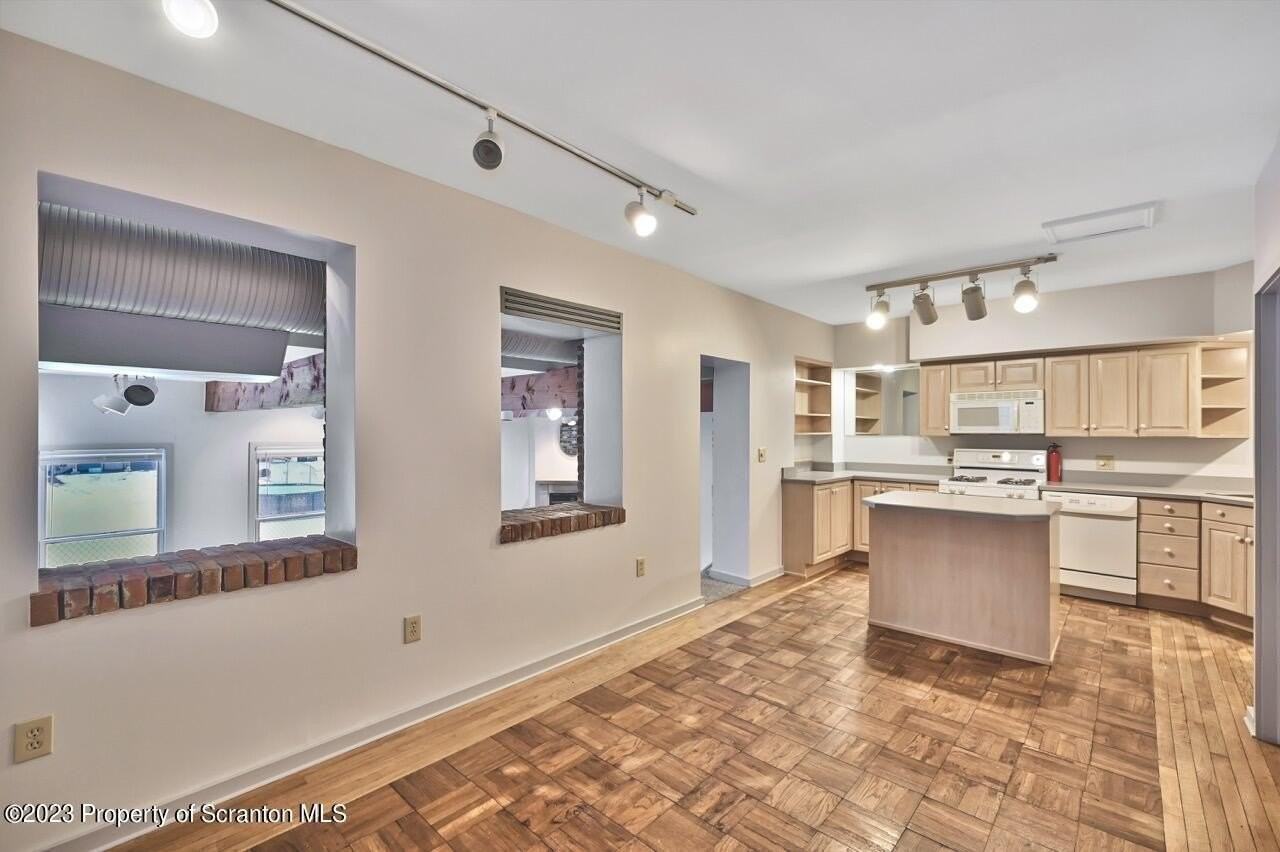 1409 Penn Ave #3 - Photo 6 of 50