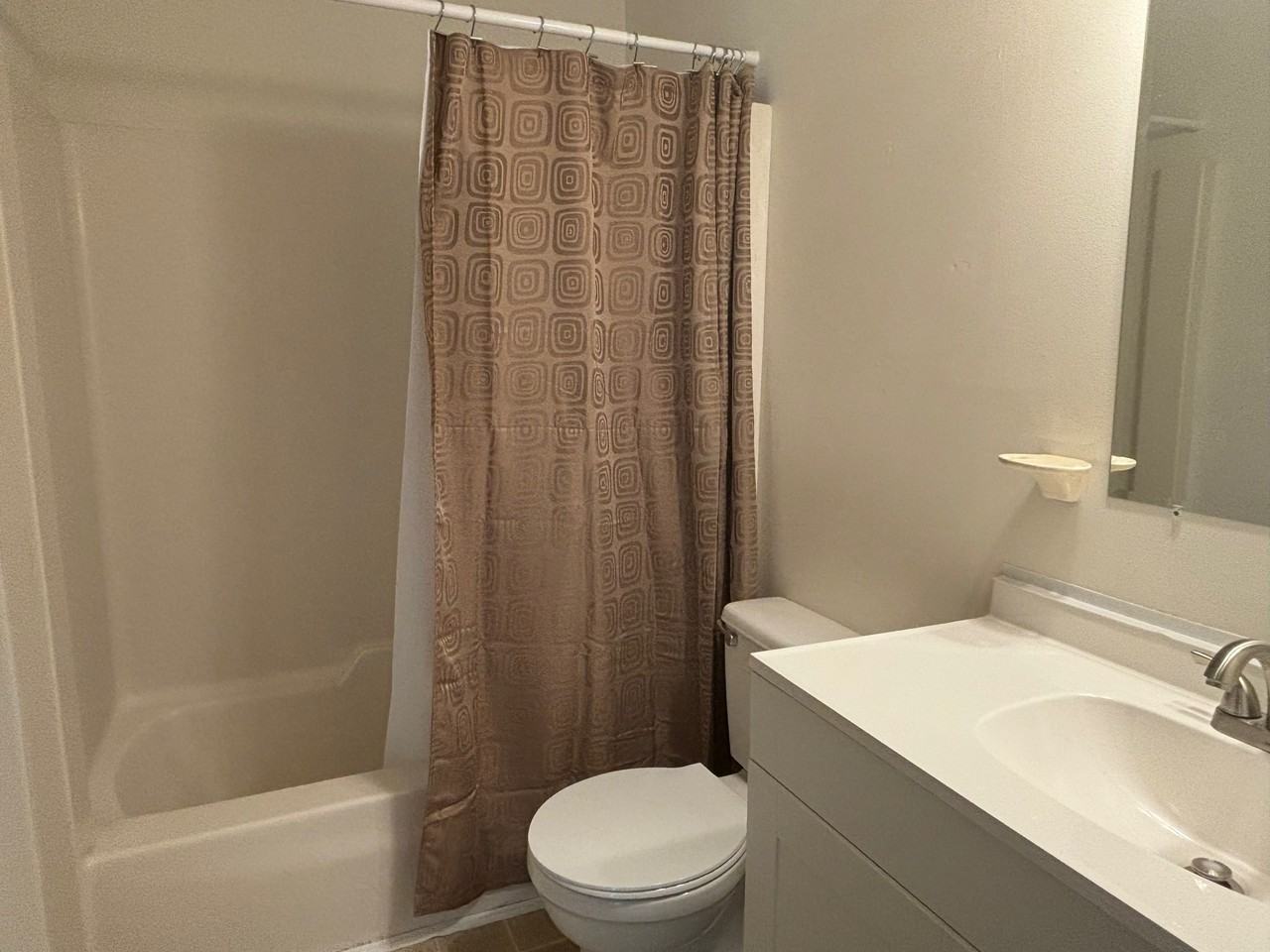1125 Country Ln - Photo 5 of 16