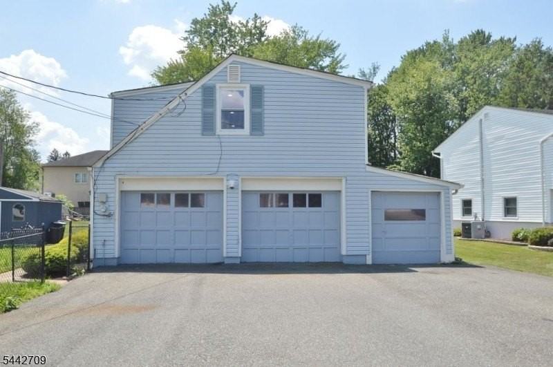 10 Ridgedale Ave W - Photo 2 of 12