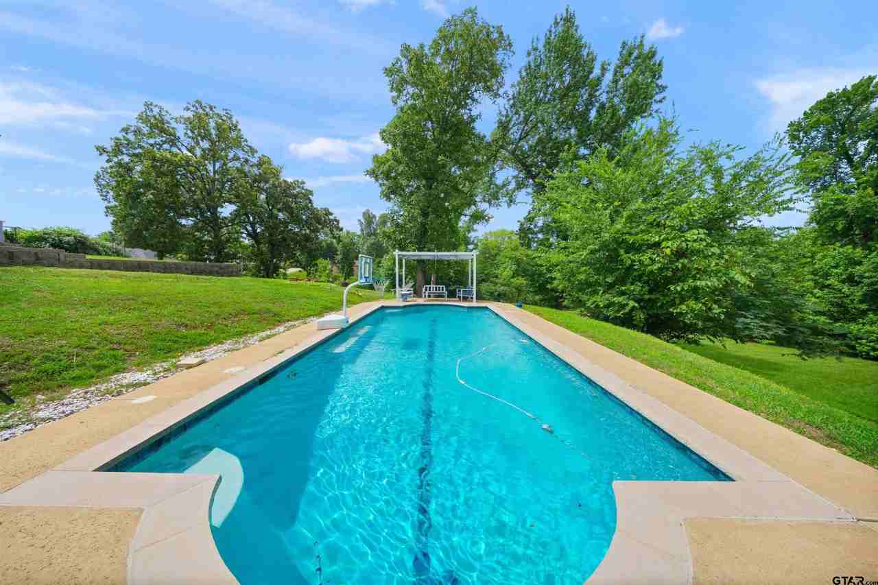 7031 Ridge Place Cir - Photo 2 of 48