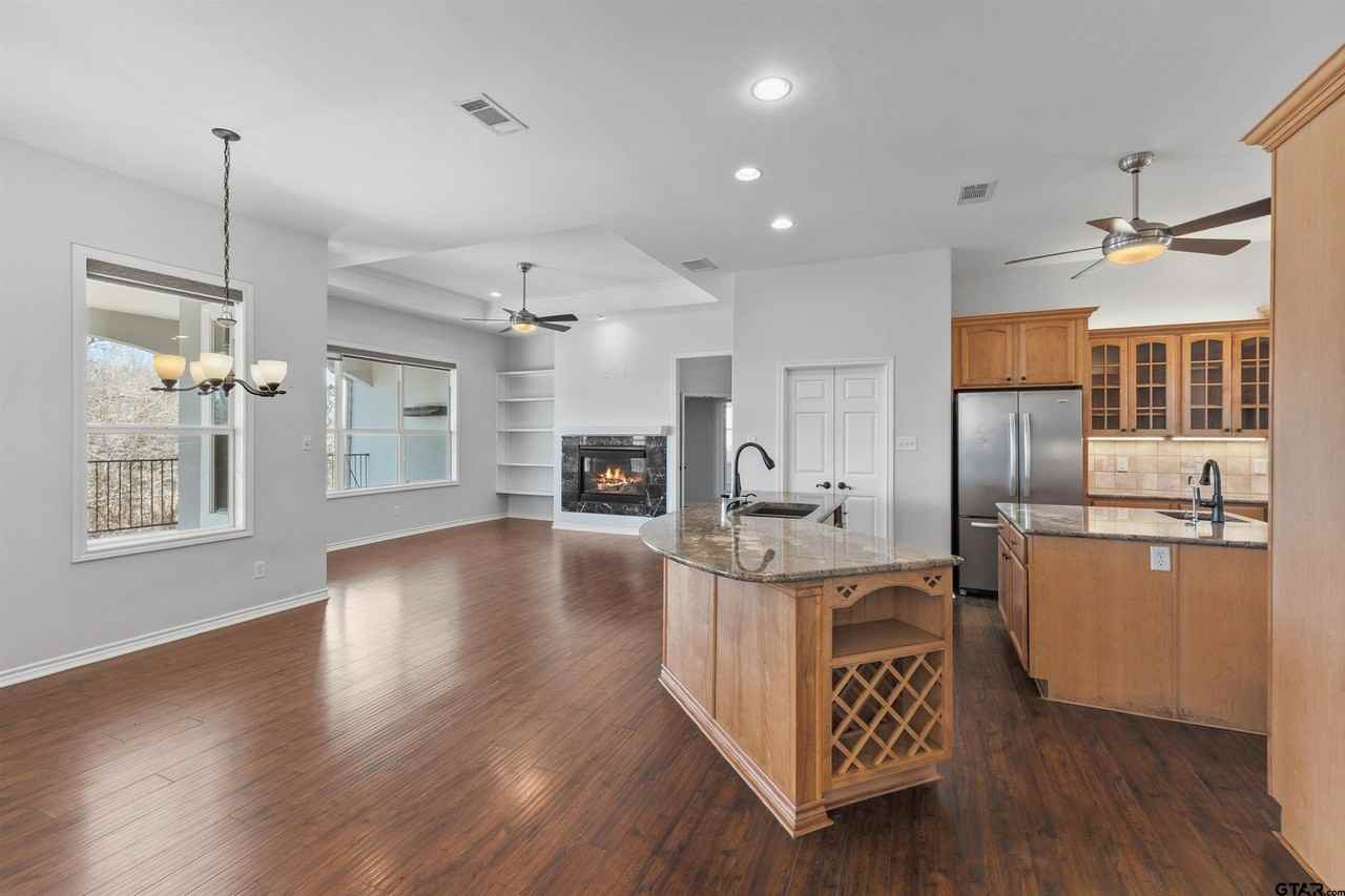 7031 Ridge Place Cir - Photo 7 of 48