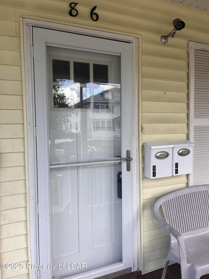 86 Maffett St #1stFL - Photo 2 of 10