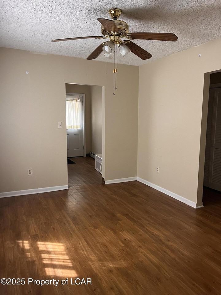 86 Maffett St #1stFL - Photo 4 of 10