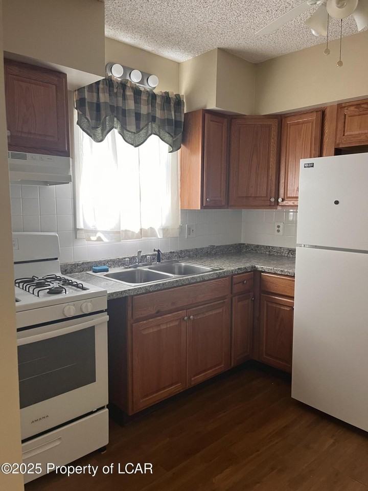 86 Maffett St #1stFL - Photo 5 of 10