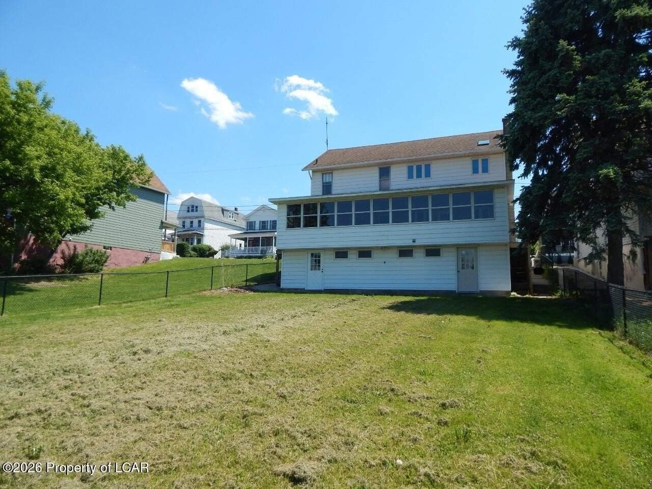 168 Kidder St - Photo 4 of 14