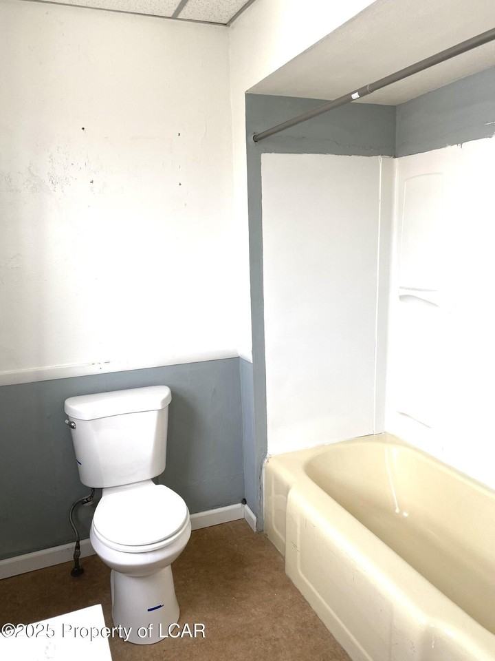 779 N Washington St #2 - Photo 5 of 15