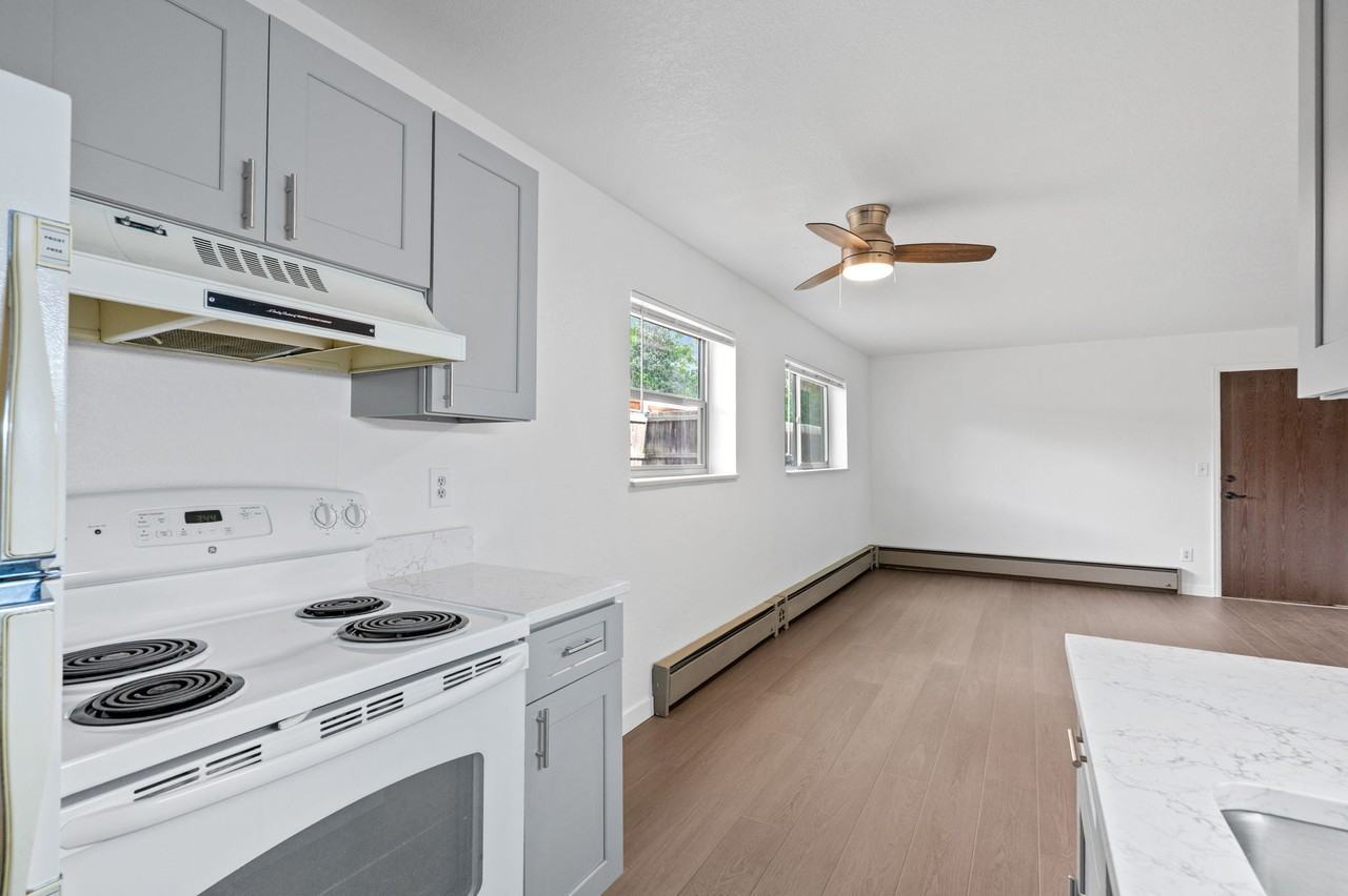 7050 West 37th Avenue - Photo 3 of 26
