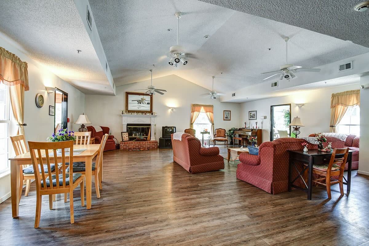 Heritage House - Photo 5 of 22