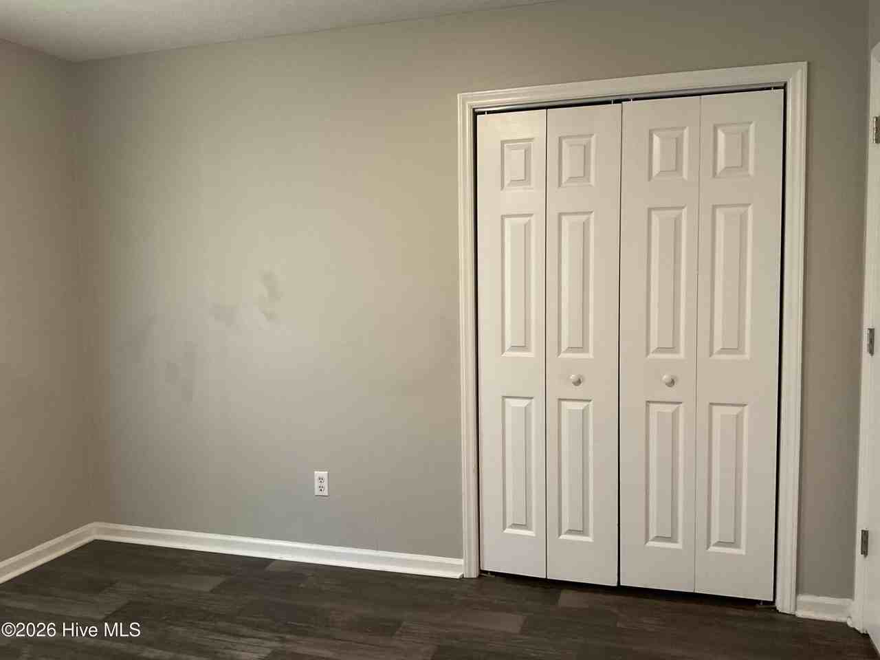 311 Cedar Creek Dr - Photo 5 of 7
