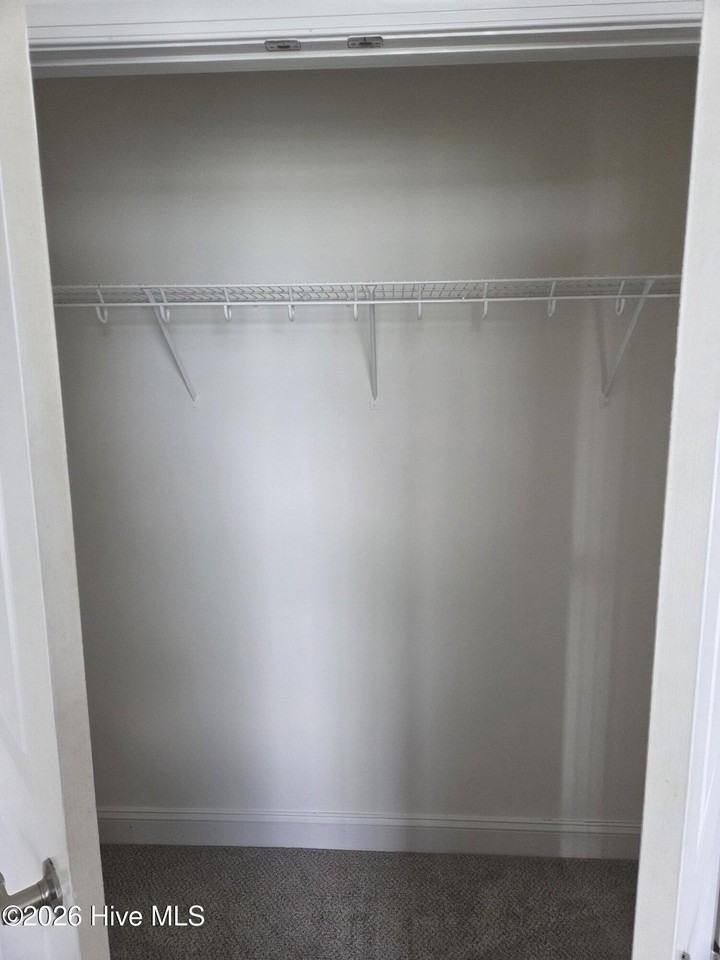 325 S Pointe Dr #B - Photo 7 of 17