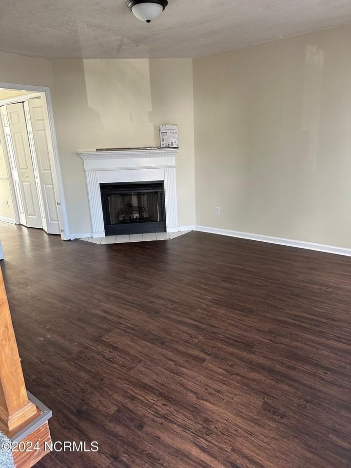 3935 Sterling Pointe Dr #TTT1 - Photo 2 of 13