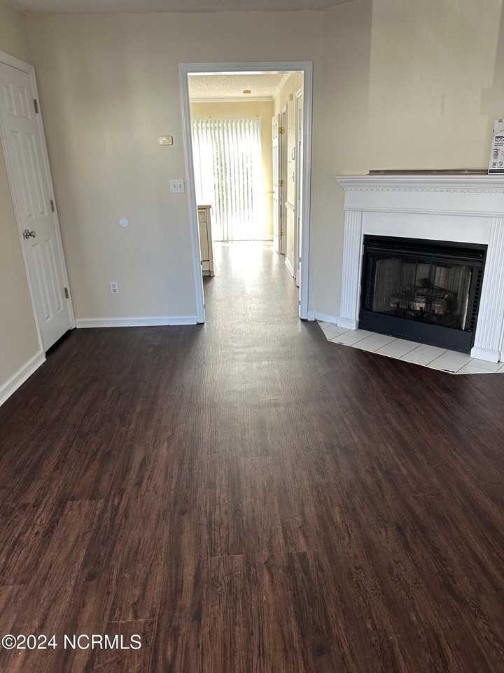 3935 Sterling Pointe Dr #TTT1 - Photo 4 of 13