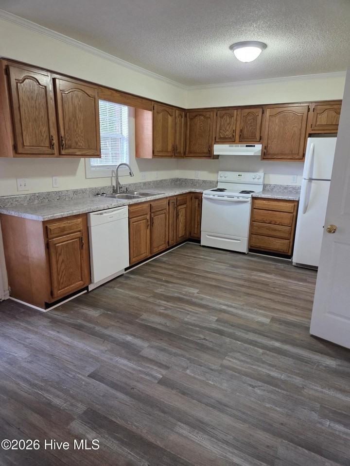 2902 Cedar Creek Rd #A - Photo 4 of 12