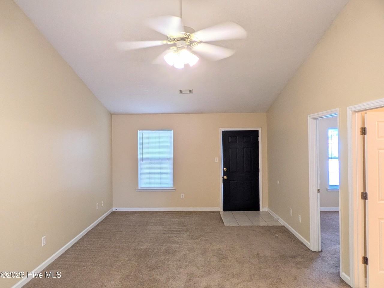 407 Flowing Creek Dr - Photo 2 of 17
