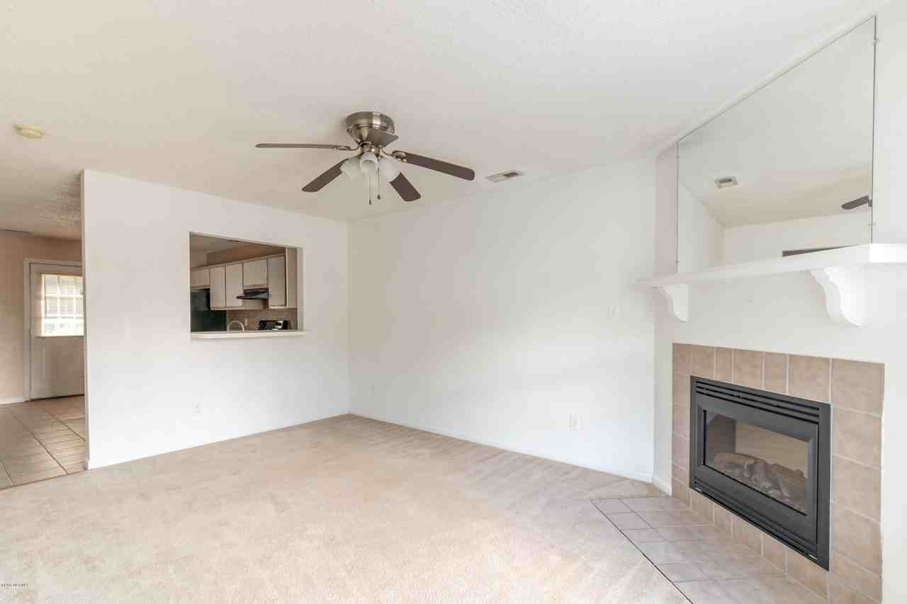 141 Mesa Ln - Photo 2 of 11