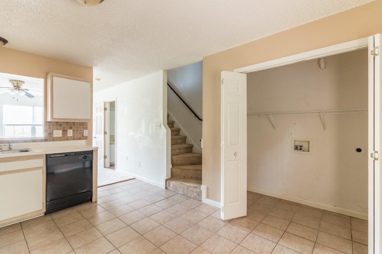141 Mesa Ln - Photo 4 of 11