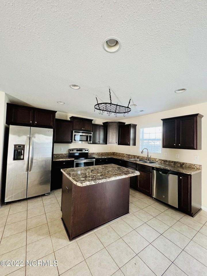 209 Imperial Ln - Photo 6 of 11